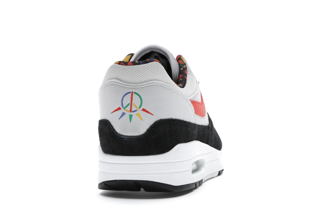 Vue 29 de Nike Air Max 1 Live Together, Play Together