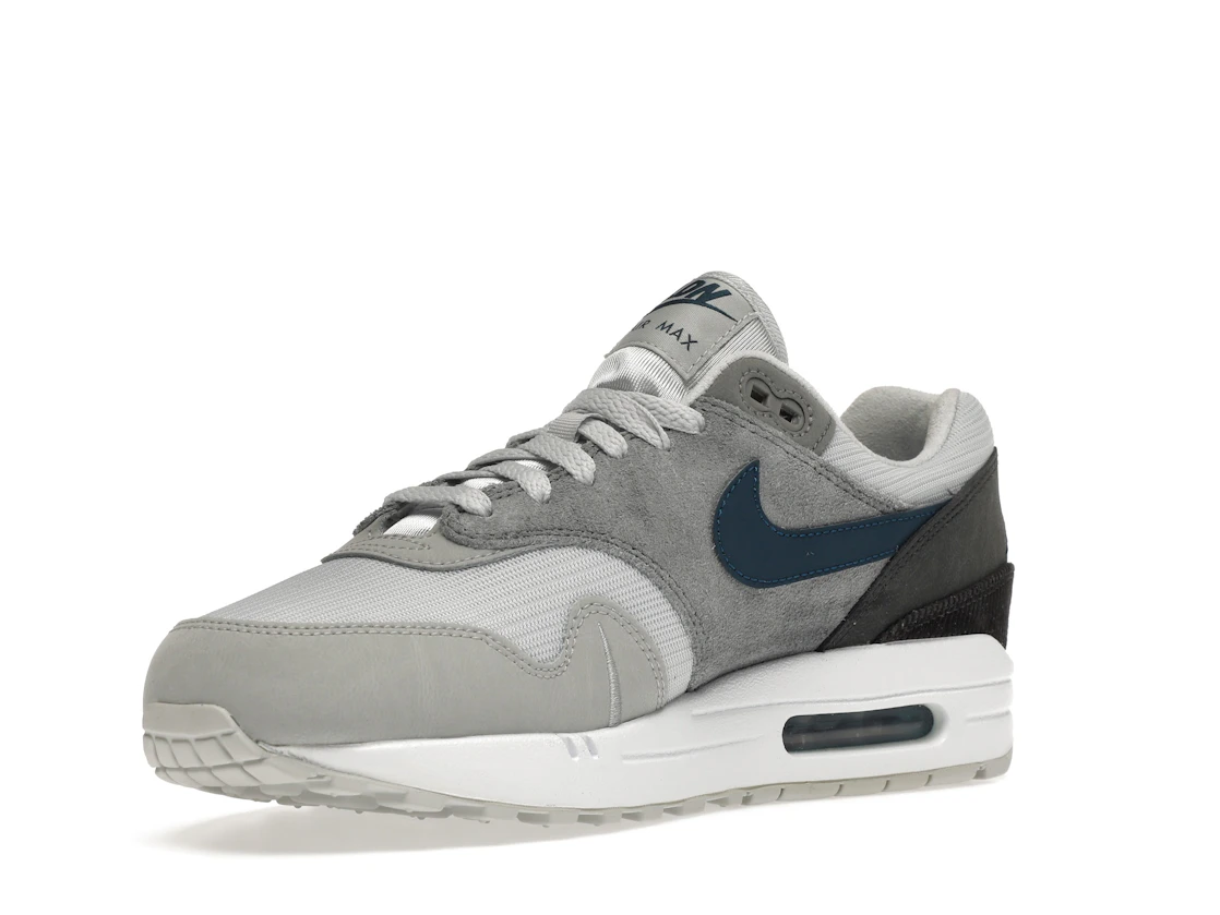 Vue 15 de Nike Air Max 1 London