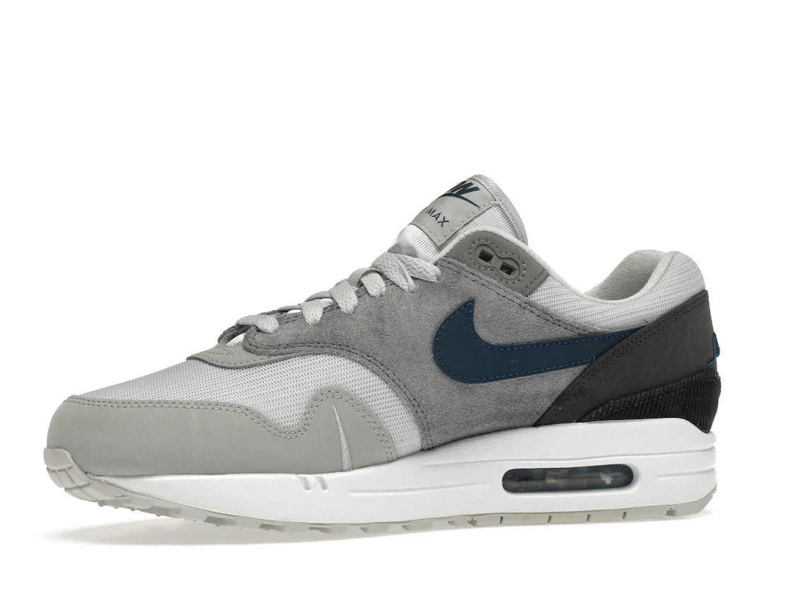 Vue 17 de Nike Air Max 1 London