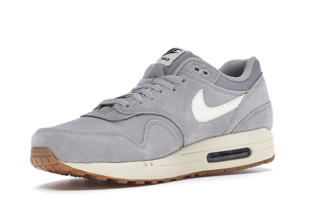 Vue 15 de Nike Air Max 1 Matte Silver