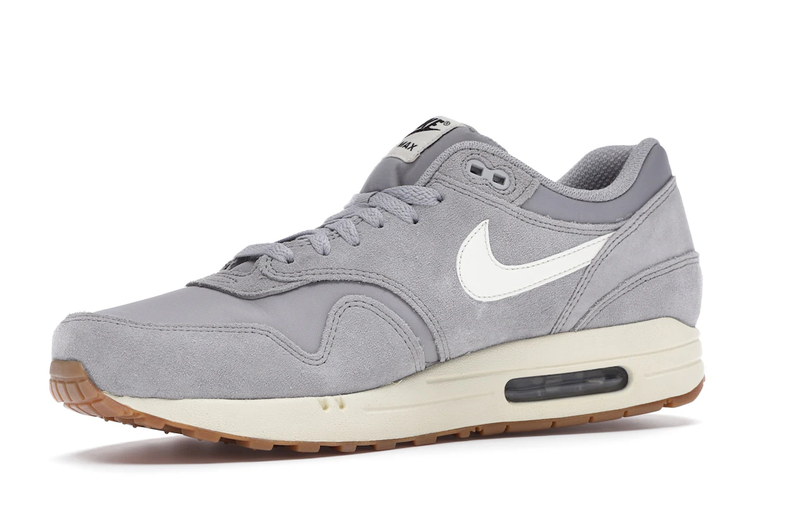 Vue 16 de Nike Air Max 1 Matte Silver