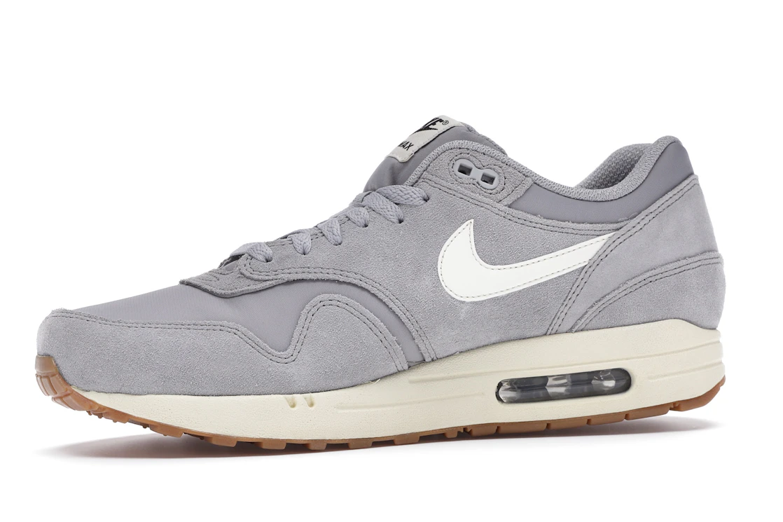Vue 17 de Nike Air Max 1 Matte Silver