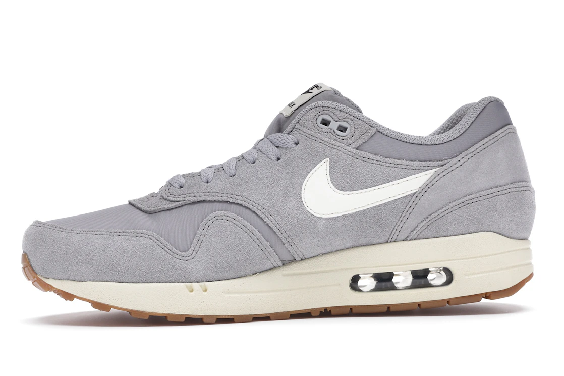 Vue 18 de Nike Air Max 1 Matte Silver