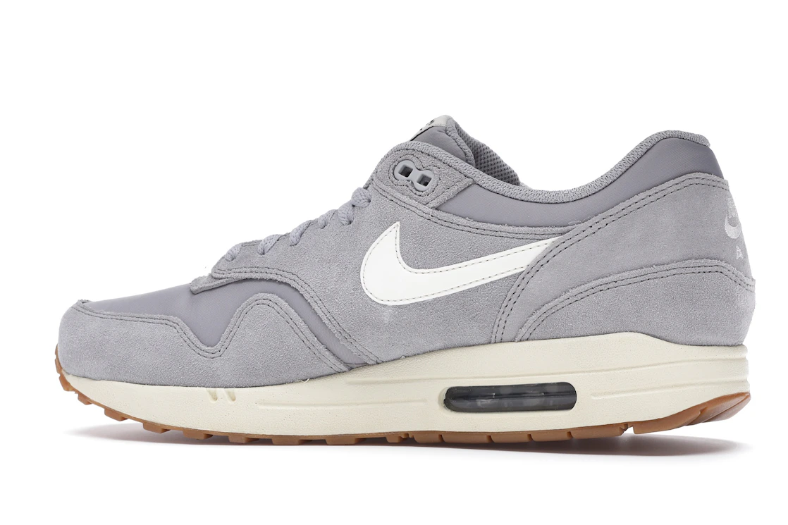 Vue 21 de Nike Air Max 1 Matte Silver