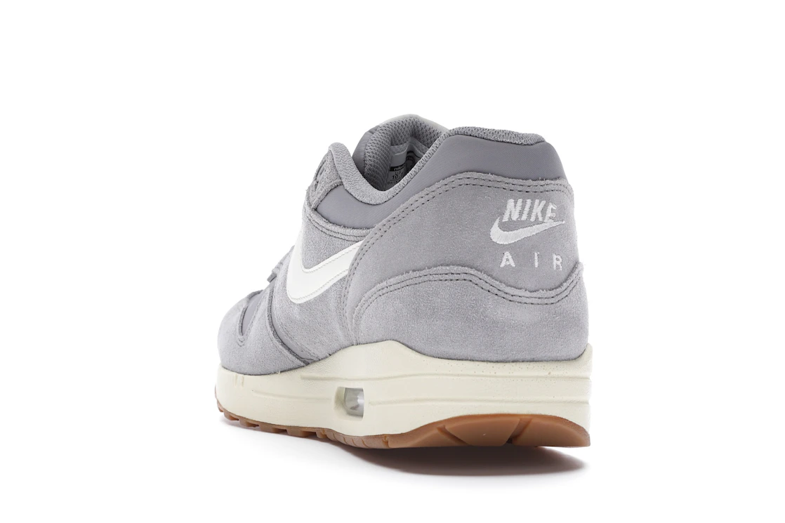 Vue 26 de Nike Air Max 1 Matte Silver