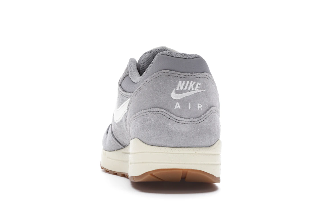 Vue 27 de Nike Air Max 1 Matte Silver