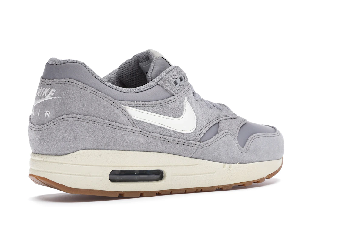 Vue 33 de Nike Air Max 1 Matte Silver