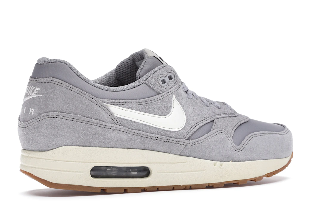 Vue 34 de Nike Air Max 1 Matte Silver