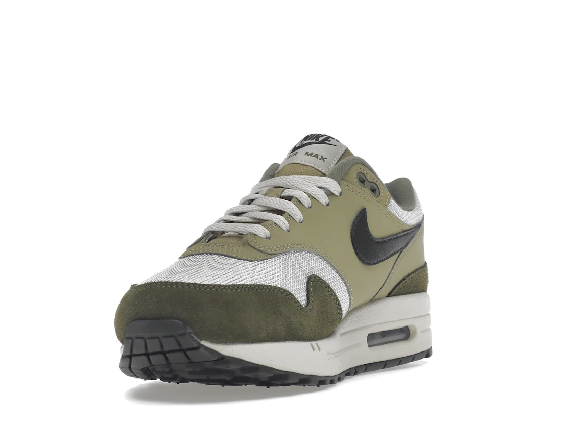 Vue 13 de Nike Air Max 1 Medium Olive
