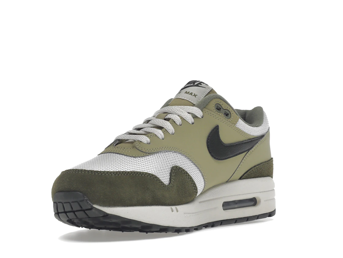 Vue 14 de Nike Air Max 1 Medium Olive