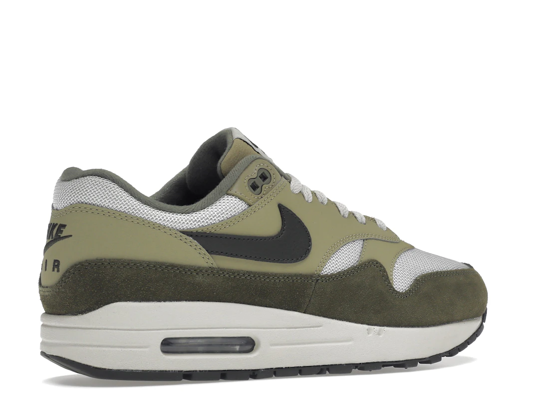 Vue 34 de Nike Air Max 1 Medium Olive