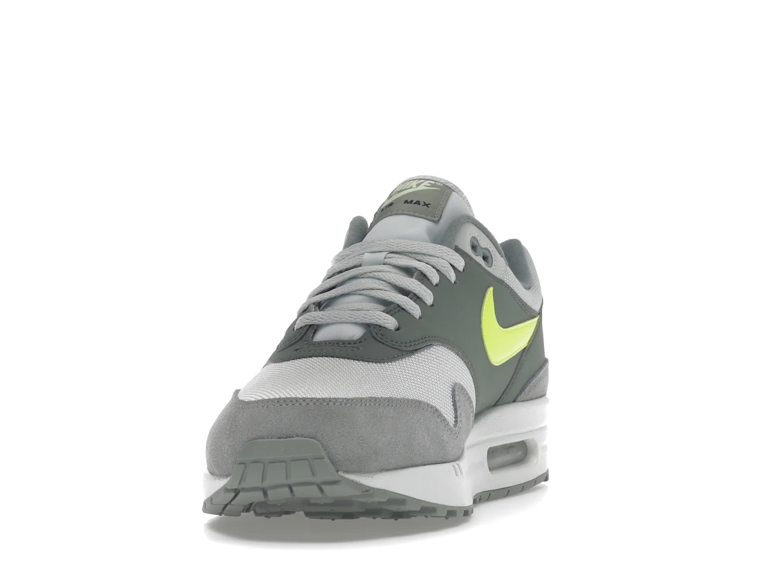 Vue 12 de Nike Air Max 1 Mica Green Volt