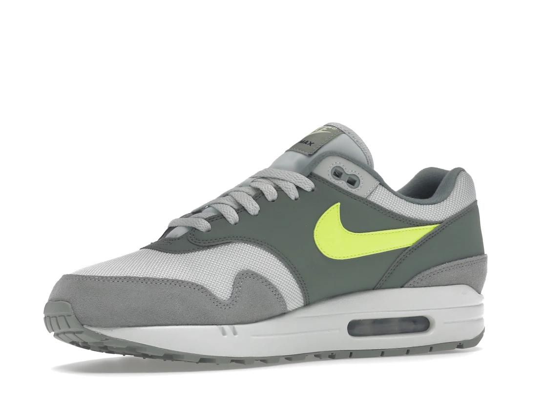 Vue 16 de Nike Air Max 1 Mica Green Volt