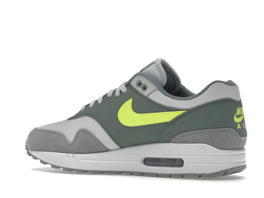 Vue 22 de Nike Air Max 1 Mica Green Volt