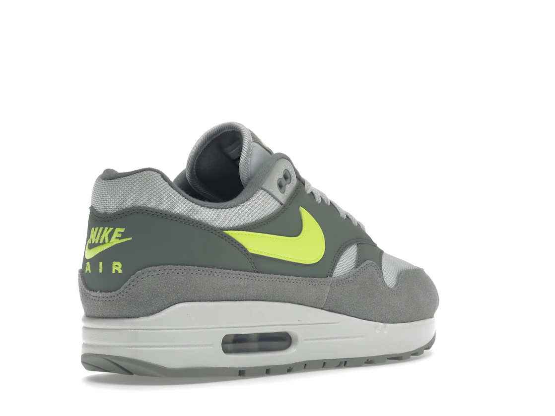 Vue 32 de Nike Air Max 1 Mica Green Volt