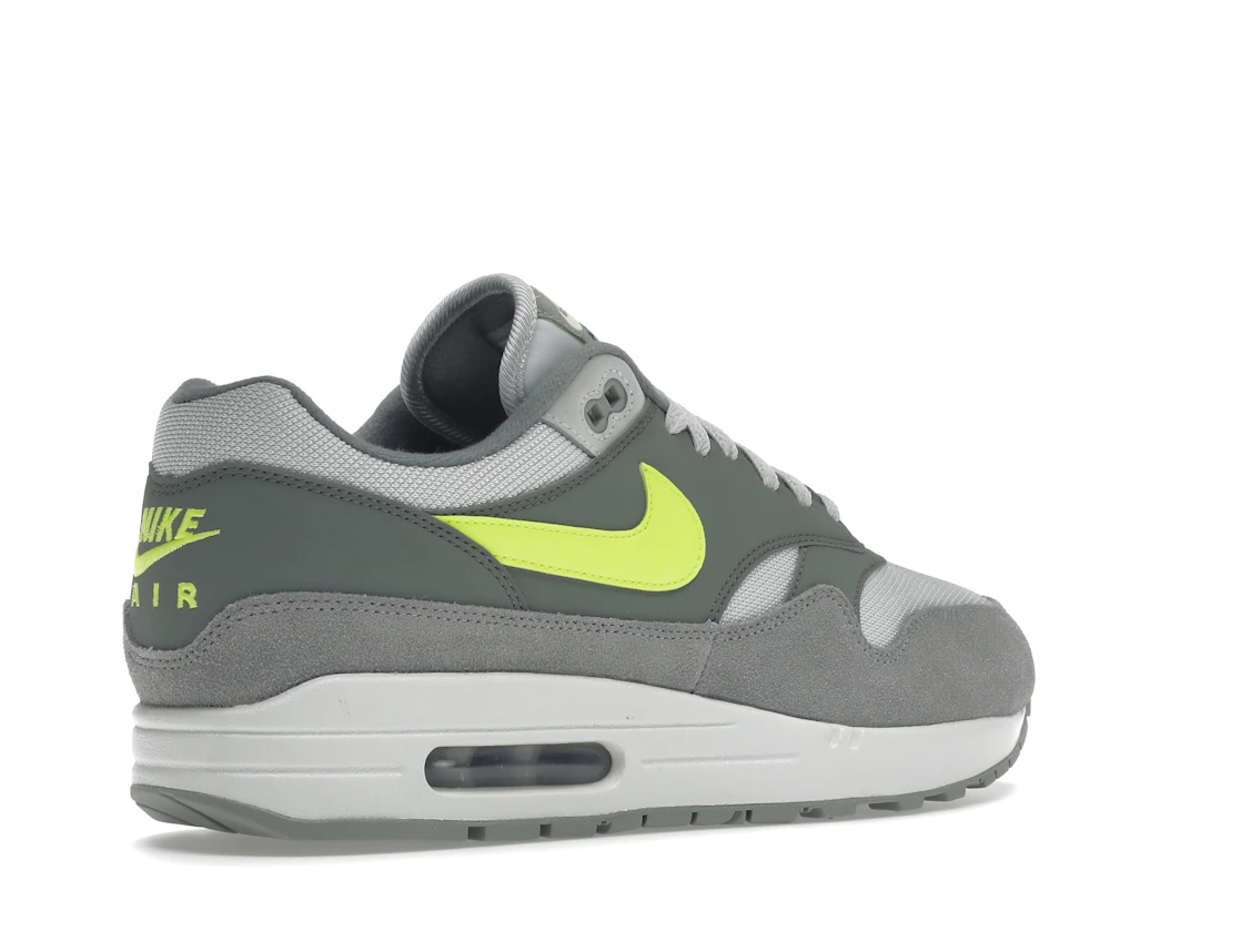 Vue 33 de Nike Air Max 1 Mica Green Volt