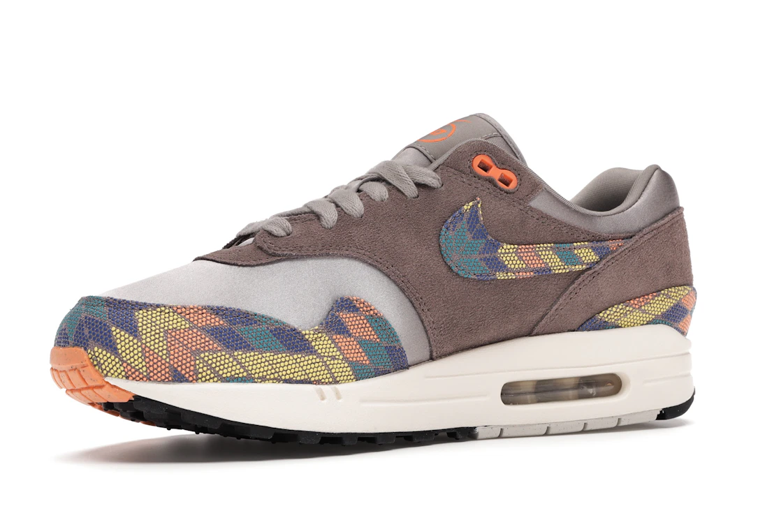 Vue 16 de Nike Air Max 1 N7 (2020)