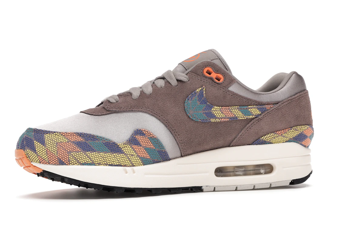 Vue 17 de Nike Air Max 1 N7 (2020)