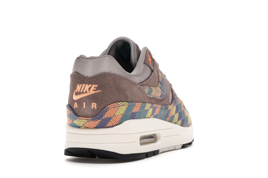Vue 30 de Nike Air Max 1 N7 (2020)