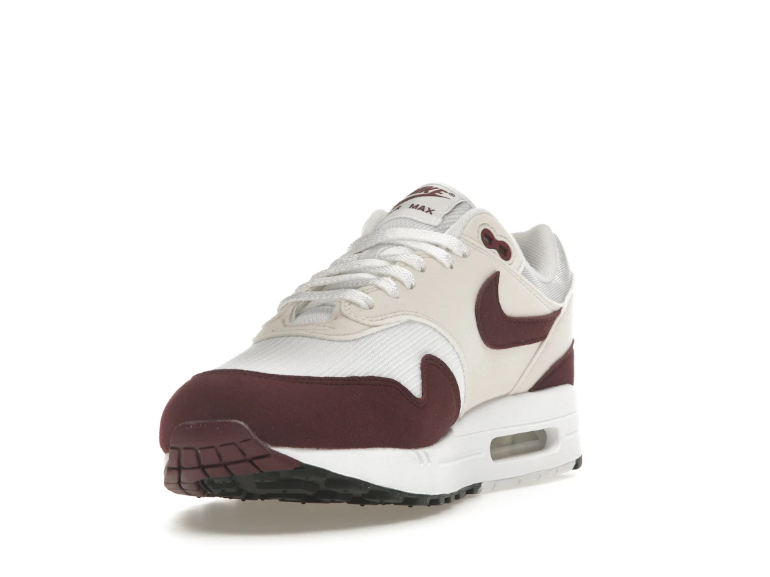 Vue 13 de Nike Air Max 1 Night Maroon 