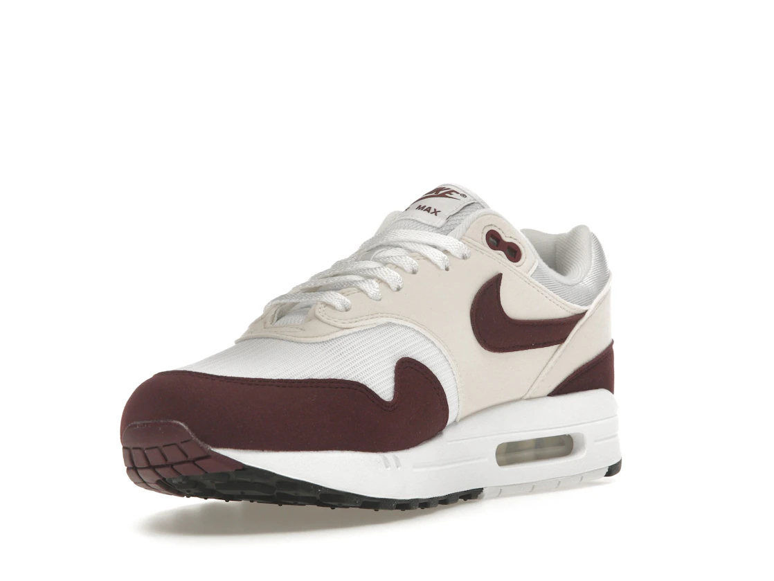 Vue 14 de Nike Air Max 1 Night Maroon 