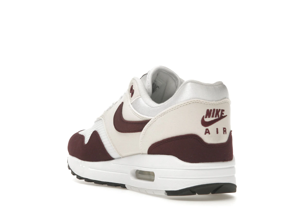Vue 25 de Nike Air Max 1 Night Maroon 