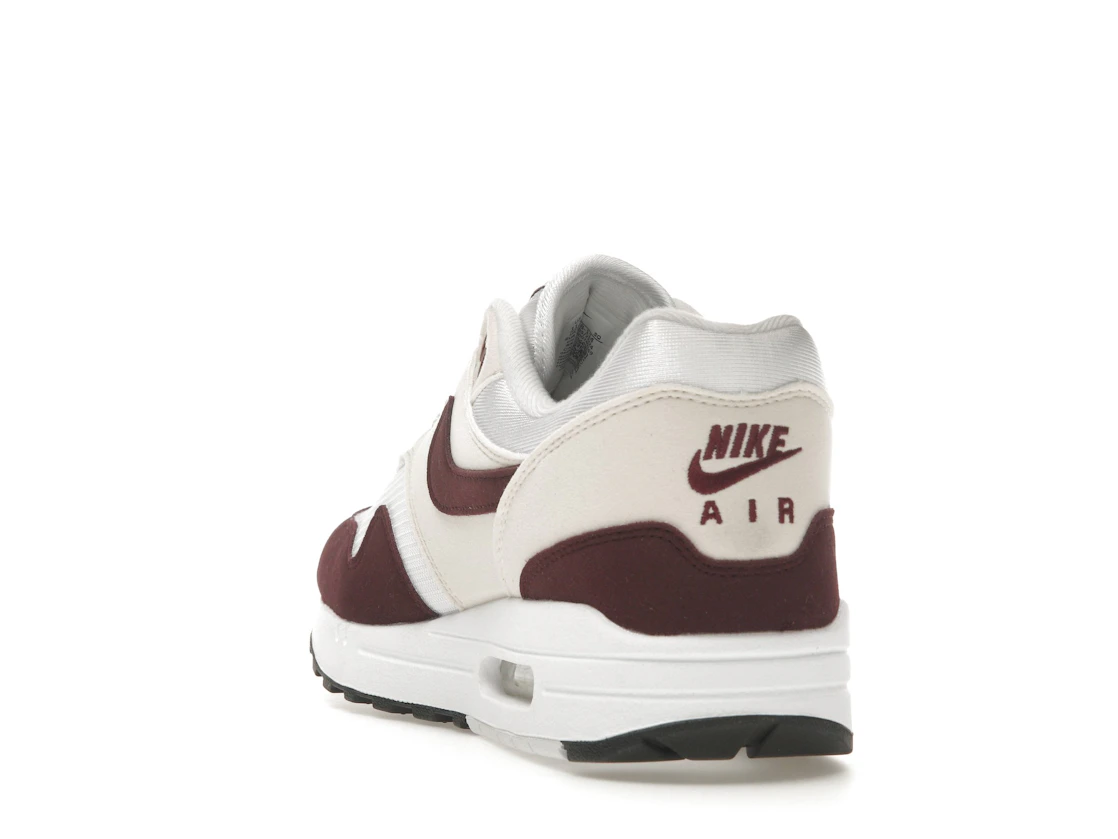 Vue 26 de Nike Air Max 1 Night Maroon 