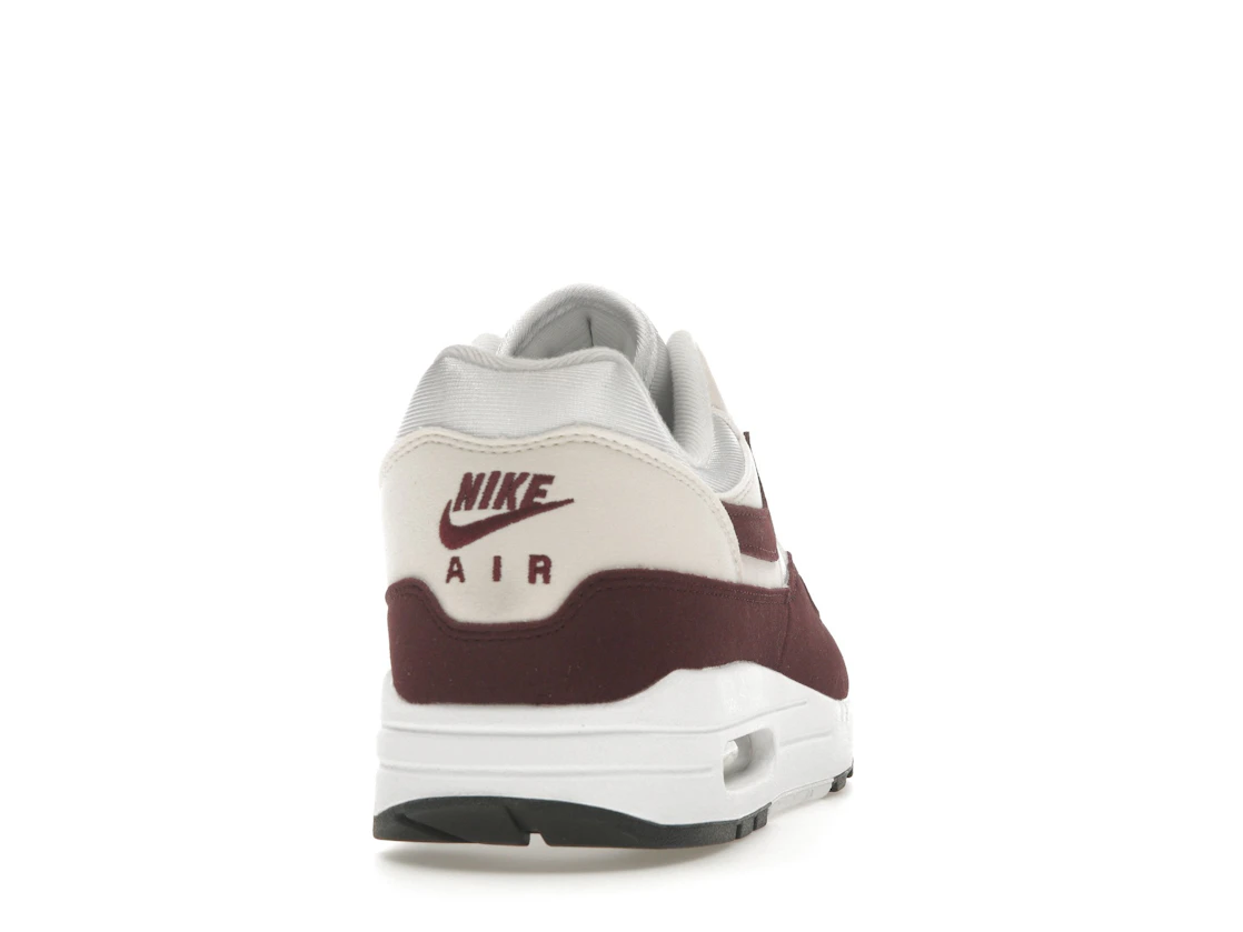 Vue 29 de Nike Air Max 1 Night Maroon 