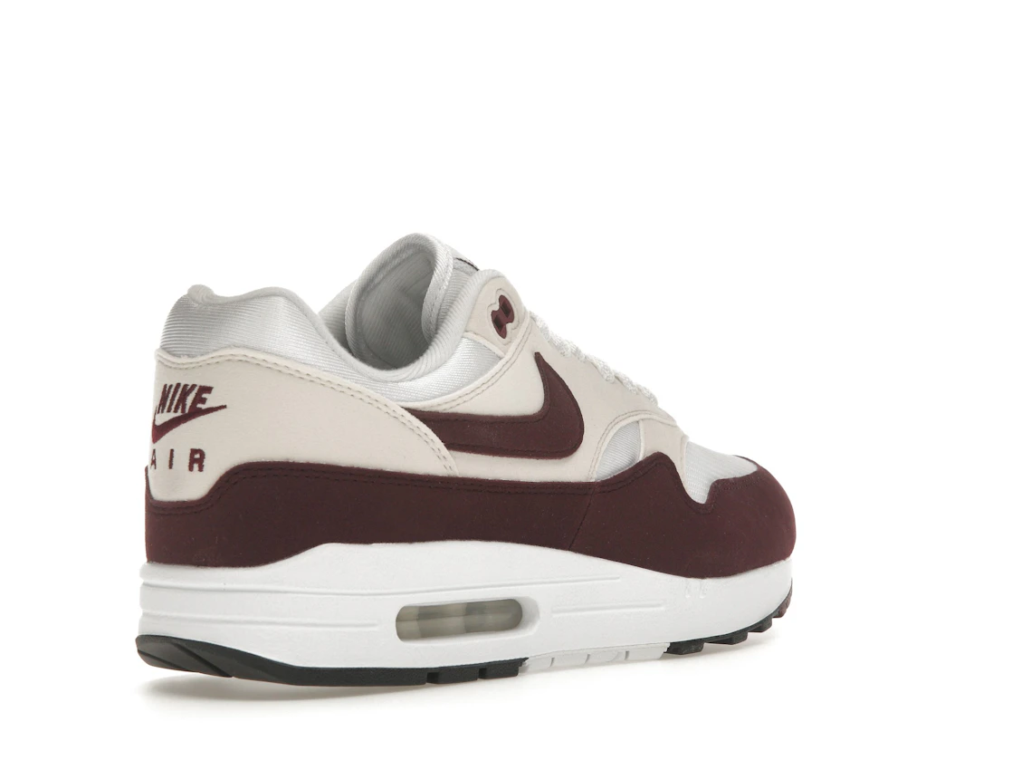 Vue 32 de Nike Air Max 1 Night Maroon 