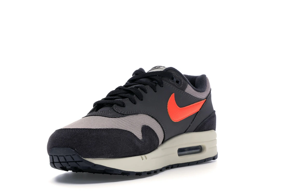 Vue 14 de Nike Air Max 1 Oil Grey Wild Mango