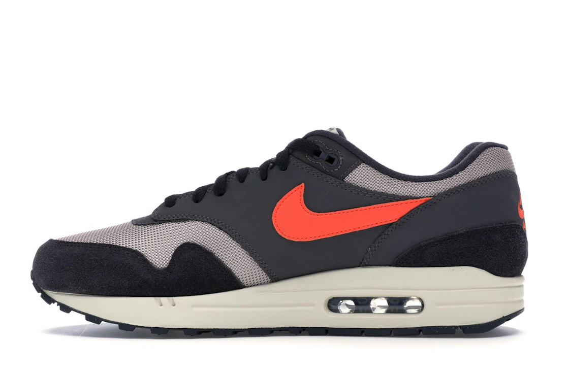 Vue 20 de Nike Air Max 1 Oil Grey Wild Mango
