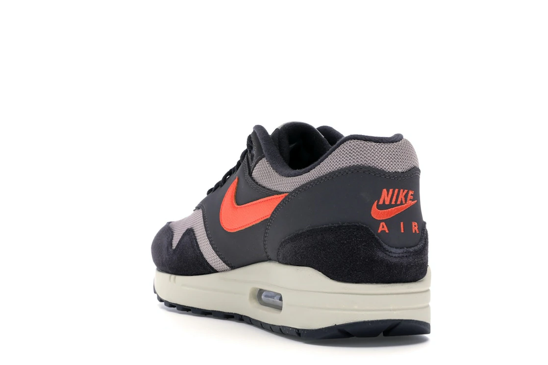 Vue 26 de Nike Air Max 1 Oil Grey Wild Mango
