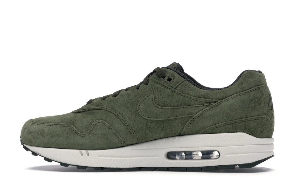 Vue 20 de Nike Air Max 1 Olive Canvas Suede