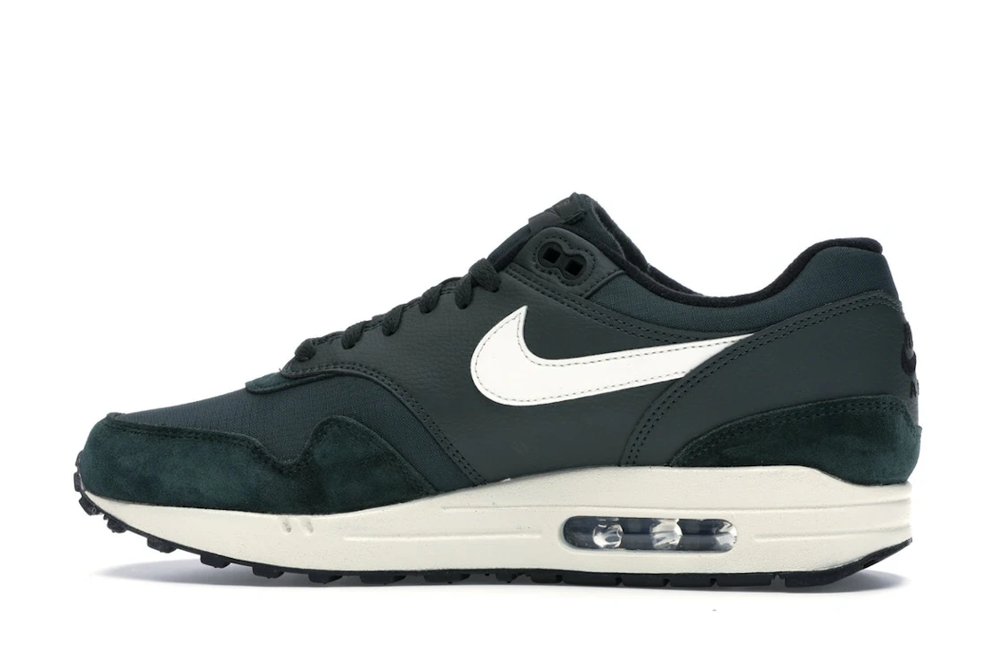 Vue 20 de Nike Air Max 1 Outdoor Green