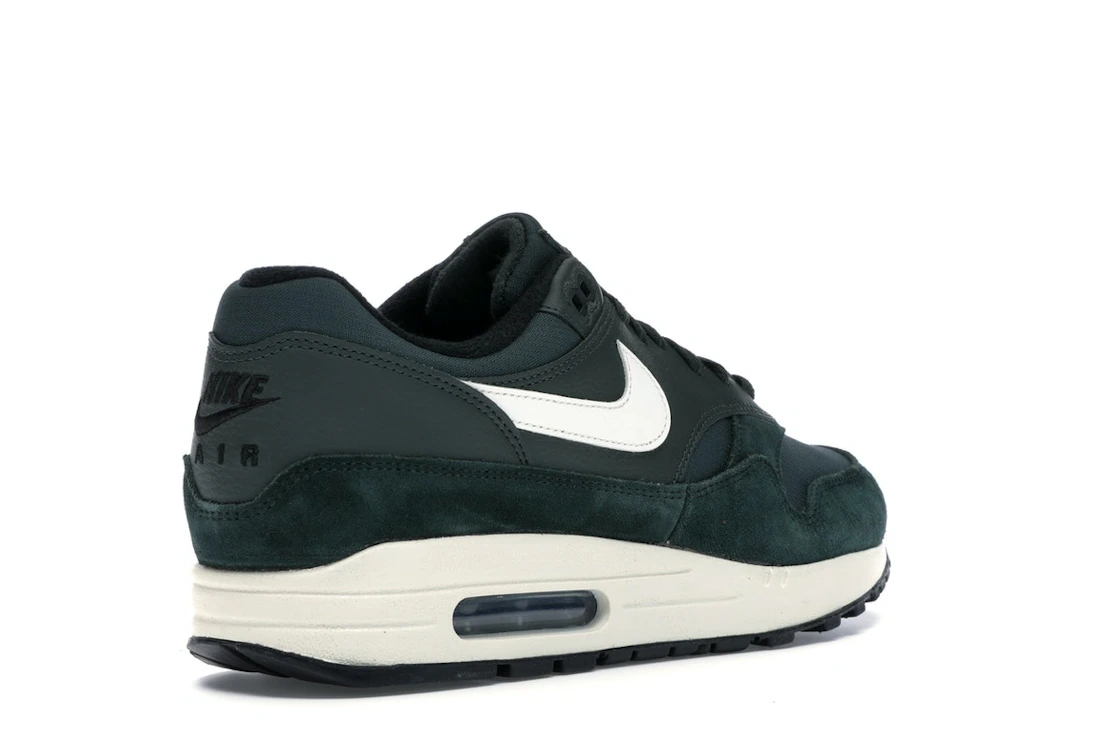Vue 32 de Nike Air Max 1 Outdoor Green