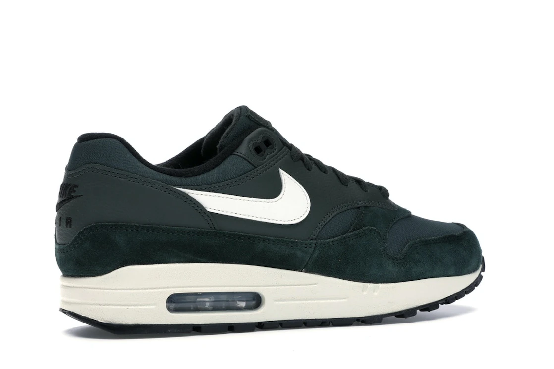 Vue 34 de Nike Air Max 1 Outdoor Green