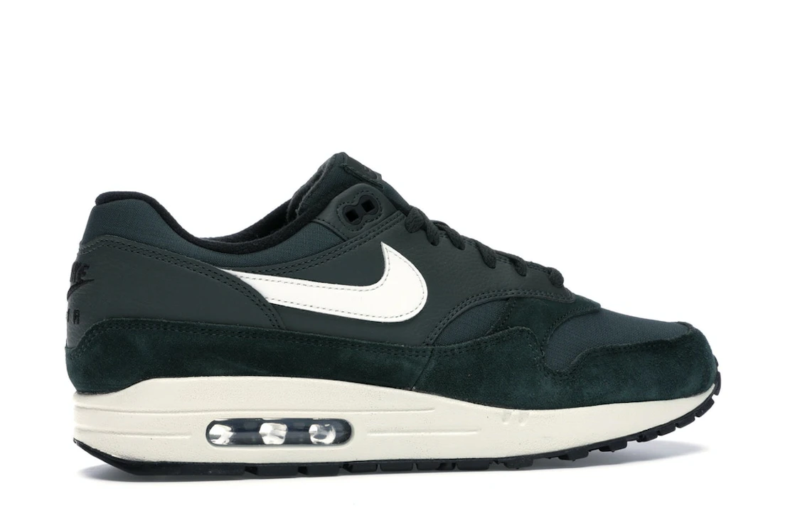Vue 35 de Nike Air Max 1 Outdoor Green
