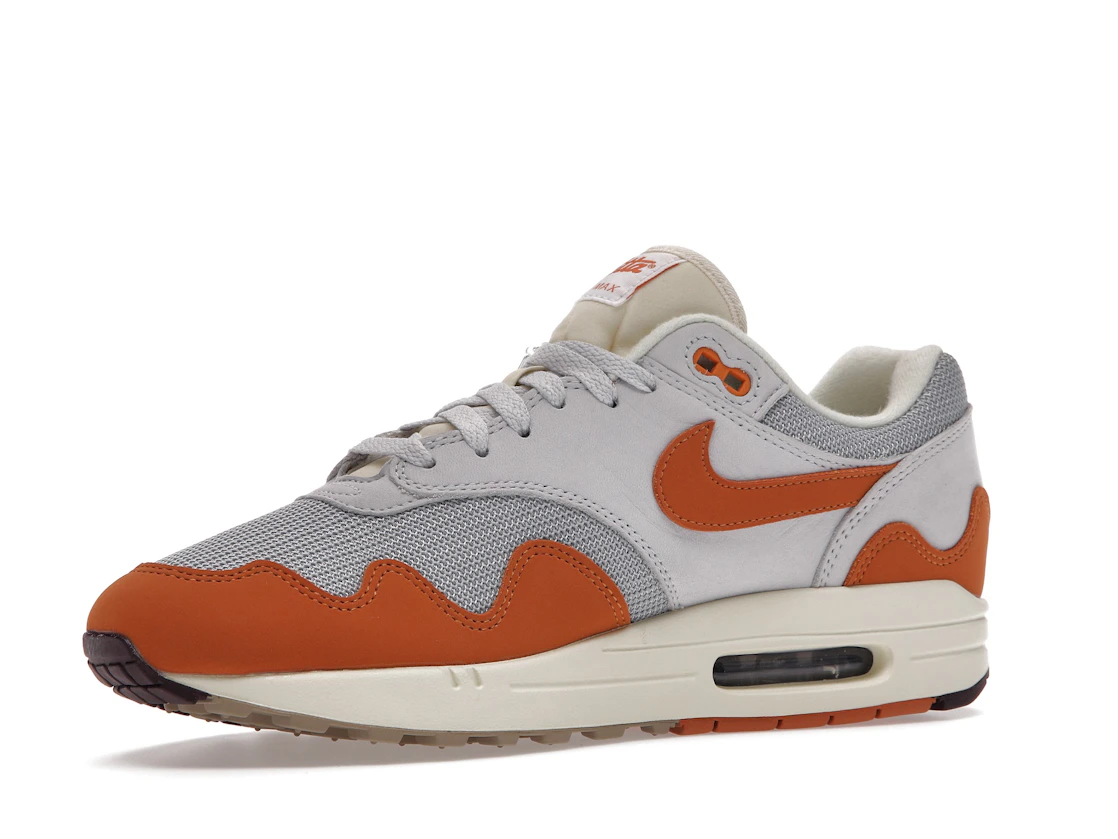 Vue 16 de Nike Air Max 1 Patta Waves Monarch (with Bracelet)