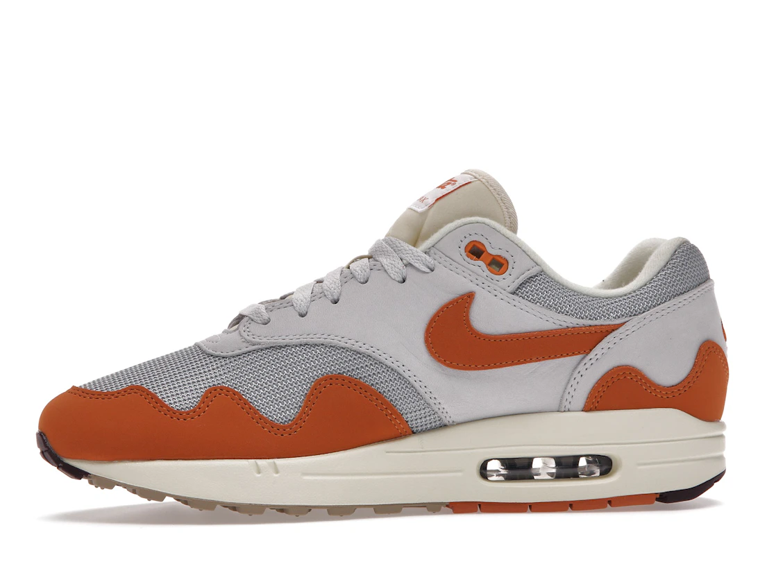 Vue 18 de Nike Air Max 1 Patta Waves Monarch (with Bracelet)