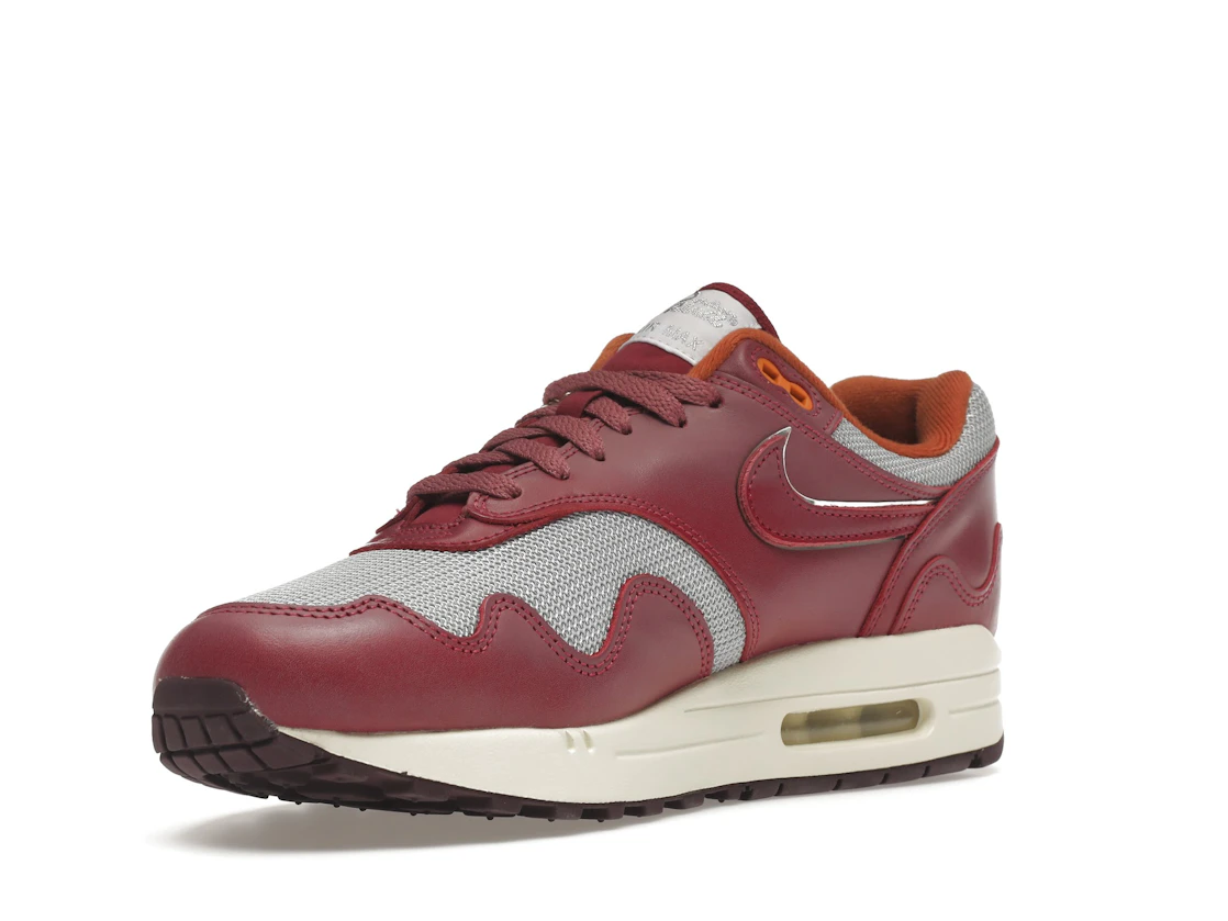Vue 15 de Nike Air Max 1 Patta Waves Rush Maroon (with Bracelet)