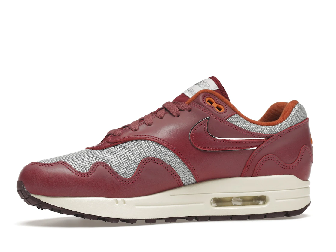Vue 18 de Nike Air Max 1 Patta Waves Rush Maroon (with Bracelet)