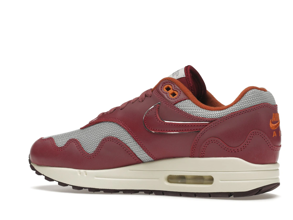 Vue 22 de Nike Air Max 1 Patta Waves Rush Maroon (with Bracelet)