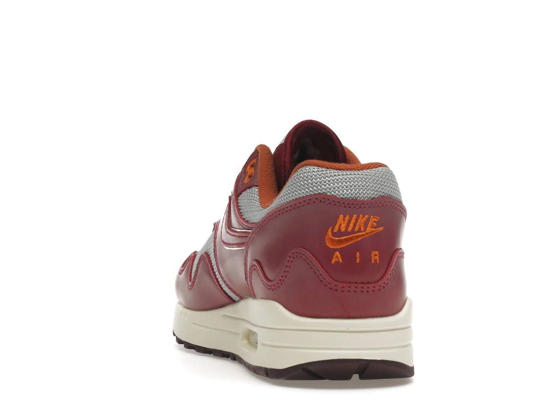 Vue 27 de Nike Air Max 1 Patta Waves Rush Maroon (with Bracelet)