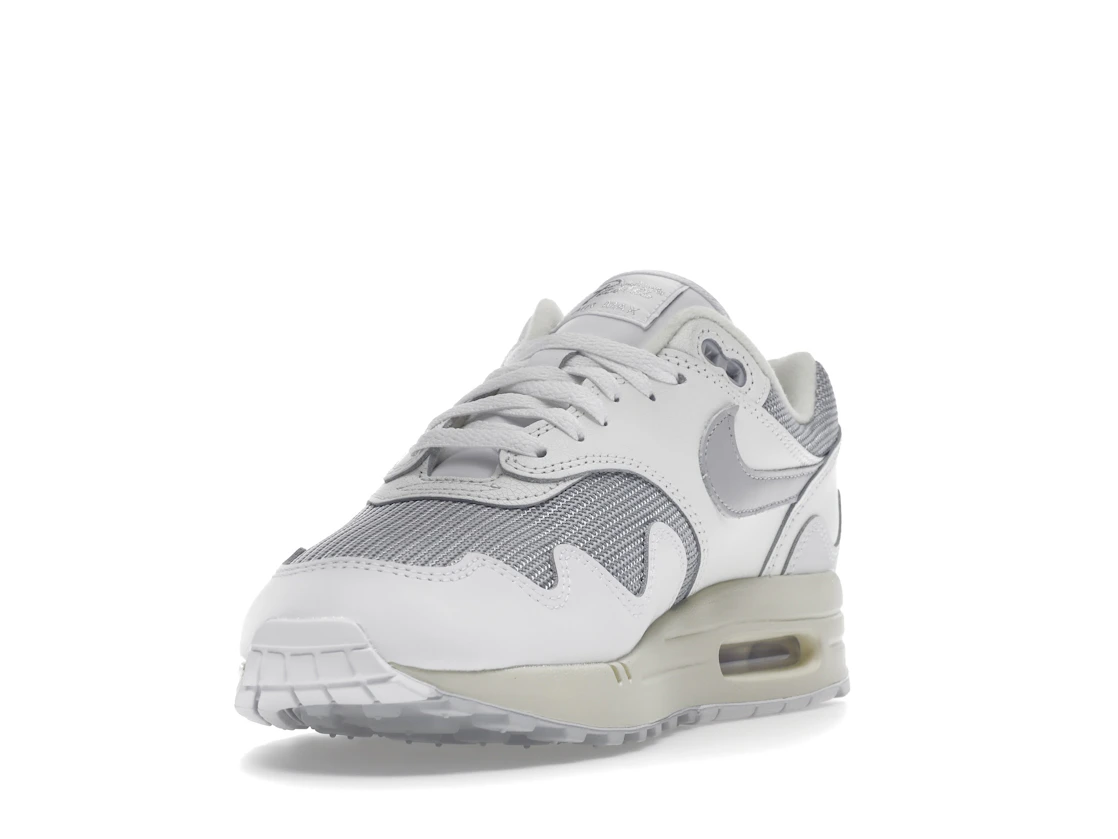 Vue 13 de Nike Air Max 1 Patta Waves White