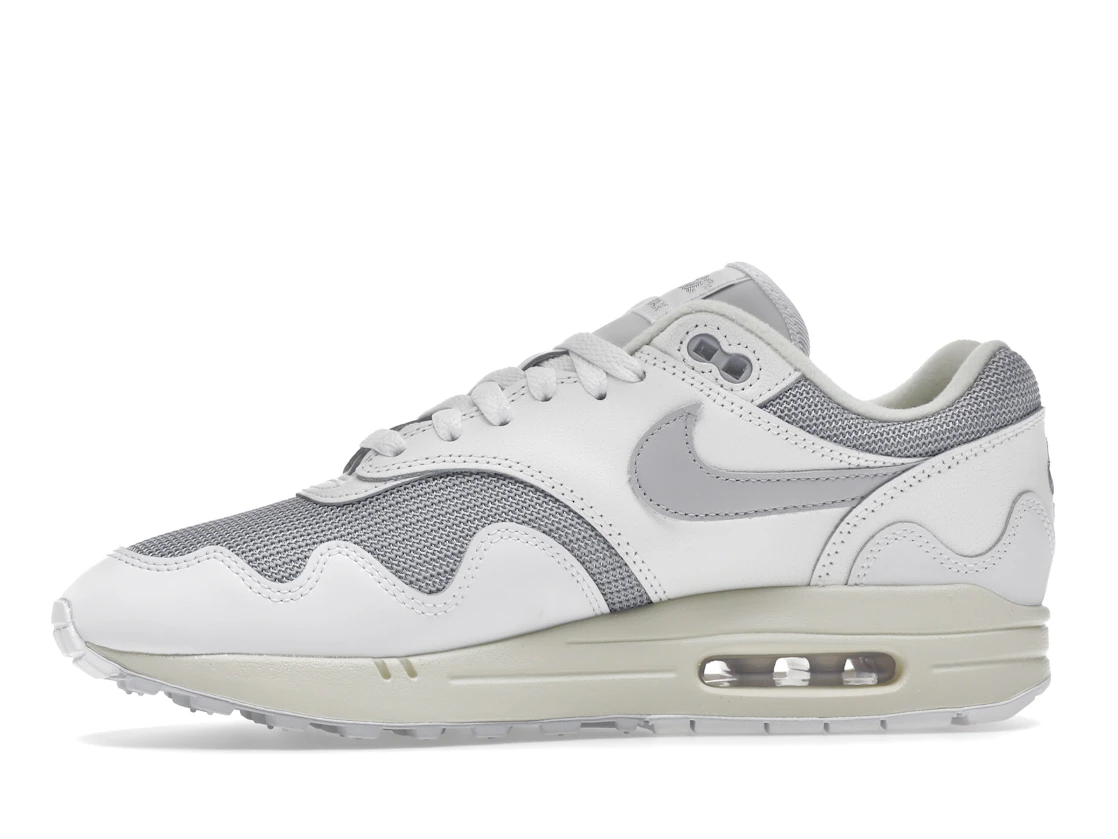 Vue 18 de Nike Air Max 1 Patta Waves White