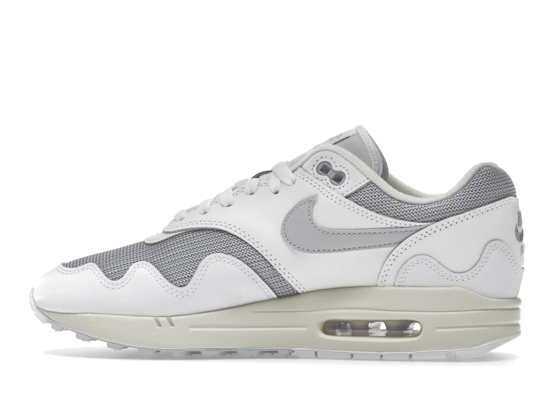 Vue 20 de Nike Air Max 1 Patta Waves White