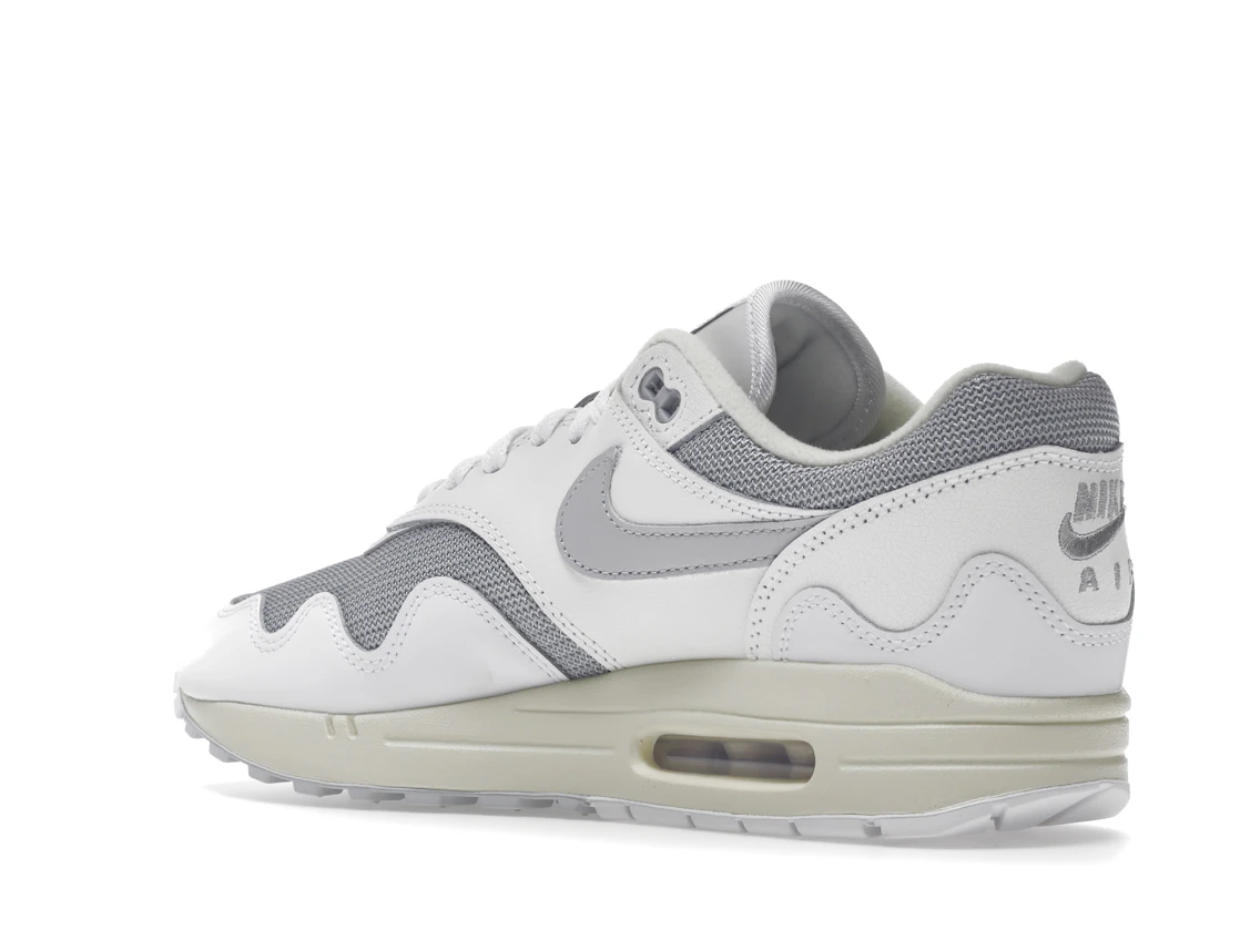 Vue 23 de Nike Air Max 1 Patta Waves White
