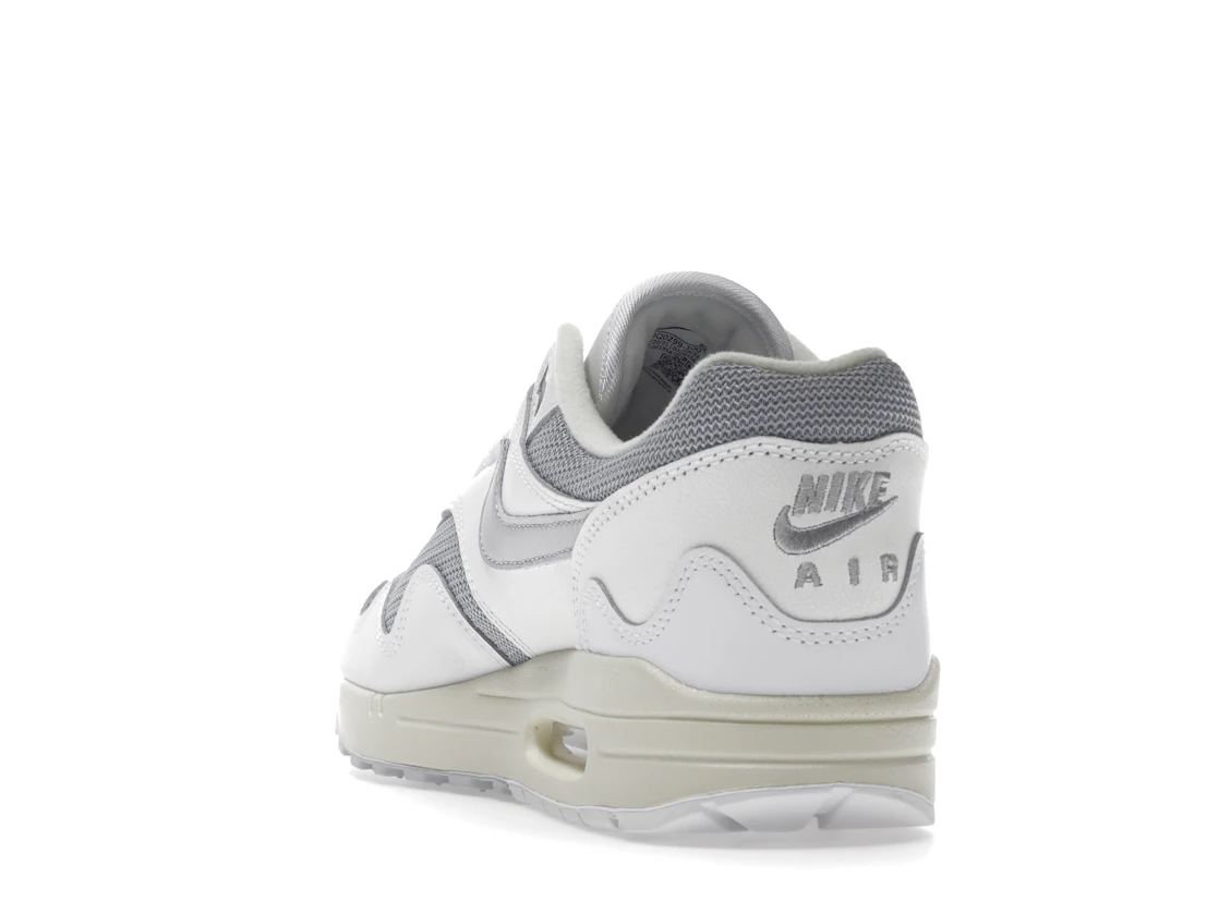 Vue 26 de Nike Air Max 1 Patta Waves White