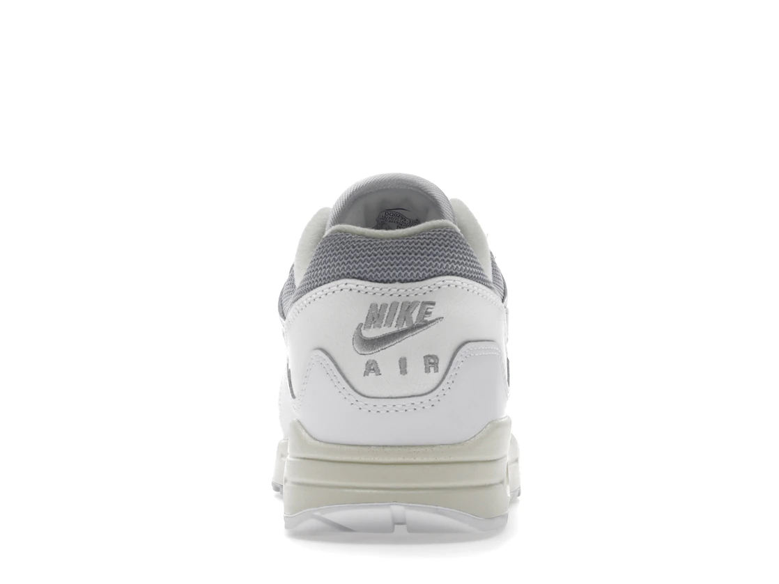 Vue 28 de Nike Air Max 1 Patta Waves White