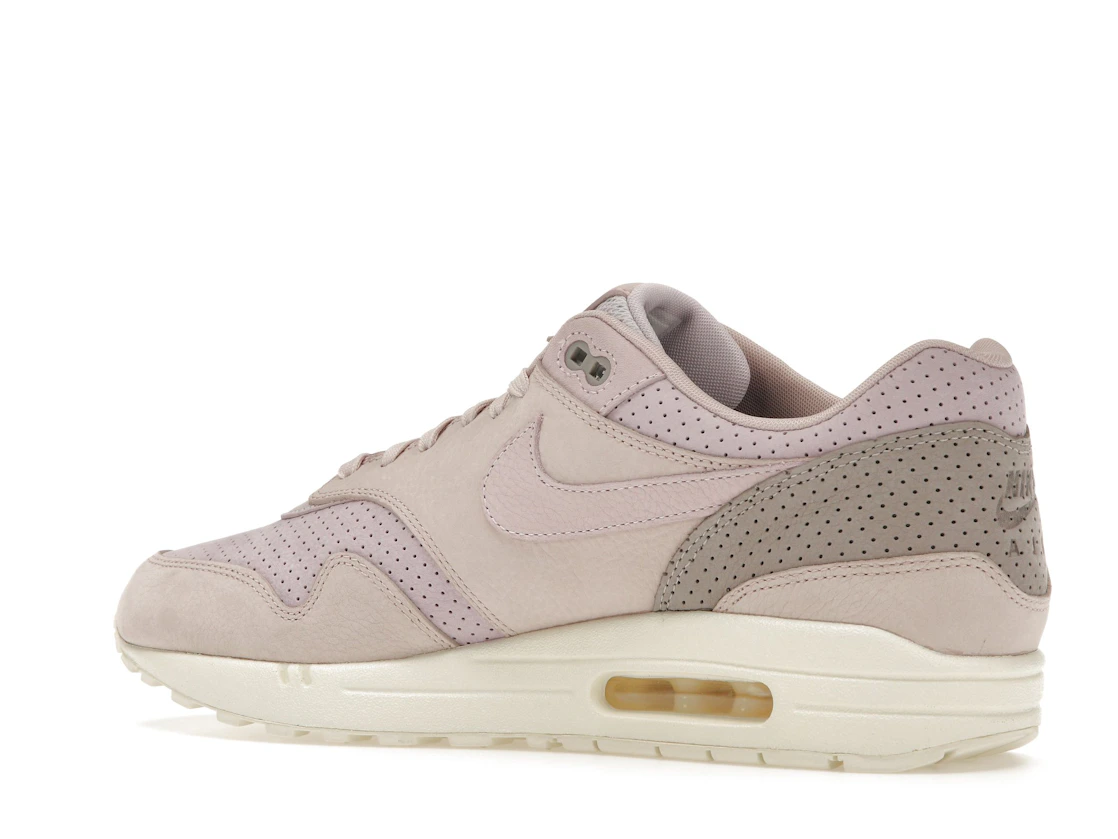 Vue 22 de Nike Air Max 1 Pinnacle Arctic Pink